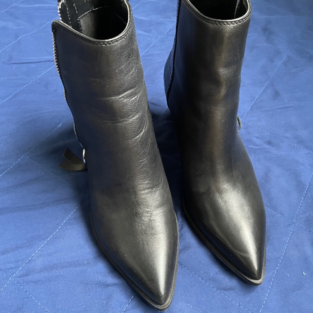 ALDO Black Pointed Booties 6